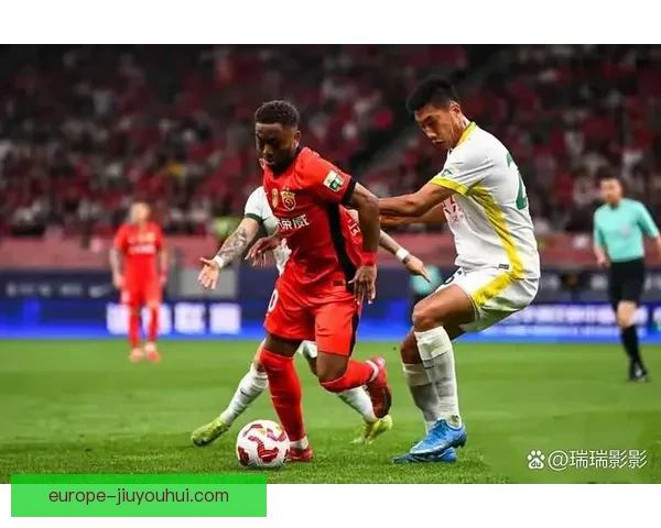埃塞尔在奥格斯堡中场表现抢眼成功拦截多次助球队稳固防线