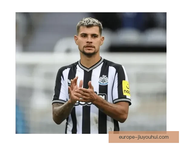 纽卡斯尔联吉马良斯场边神秘球鞋引发赞助商竞业争议